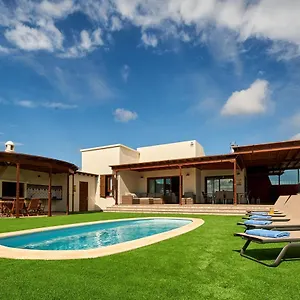  Villa Caletas Village